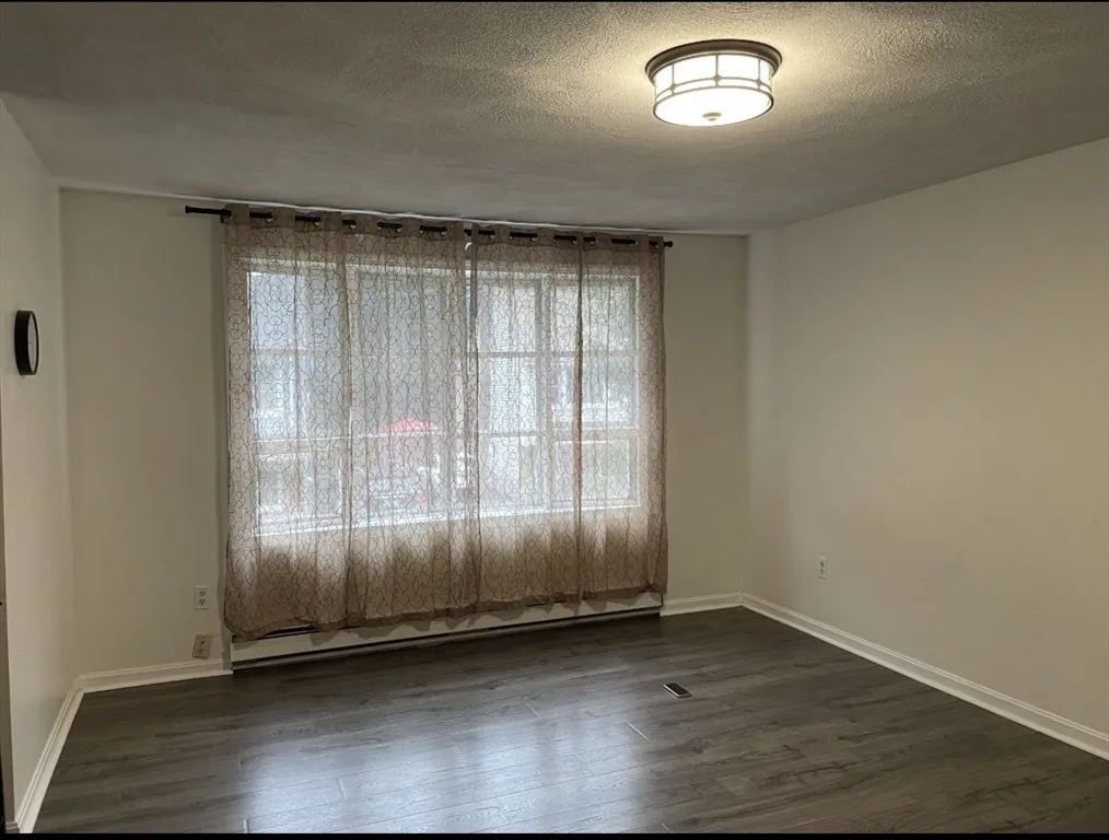 3 bed, 1 bath apartment for rent at 9 Grove Ter Unit 2, West Roxbury — photo 4 of 8