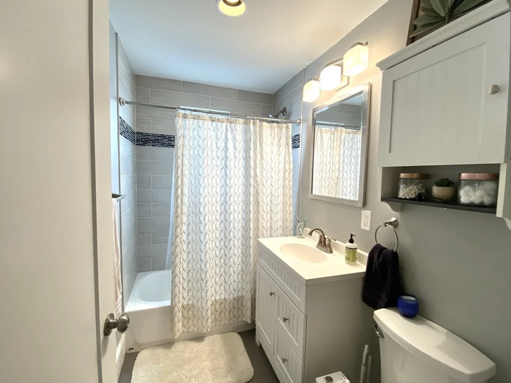 2 bed, 1 bath apartment for rent at 9 Hallam Unit 1, Dorchester — photo 8 of 13