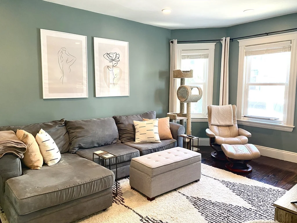 2 bed, 1 bath apartment for rent at 9 Hallam Unit 1, Dorchester — photo 2 of 13