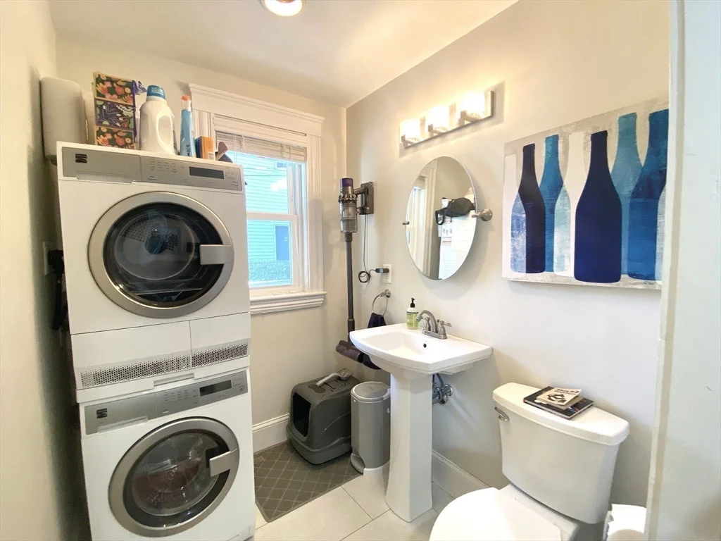 2 bed, 1 bath apartment for rent at 9 Hallam Unit 1, Dorchester — photo 10 of 13