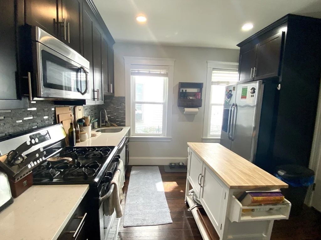 2 bed, 1 bath apartment for rent at 9 Hallam Unit 1, Dorchester — photo 5 of 13