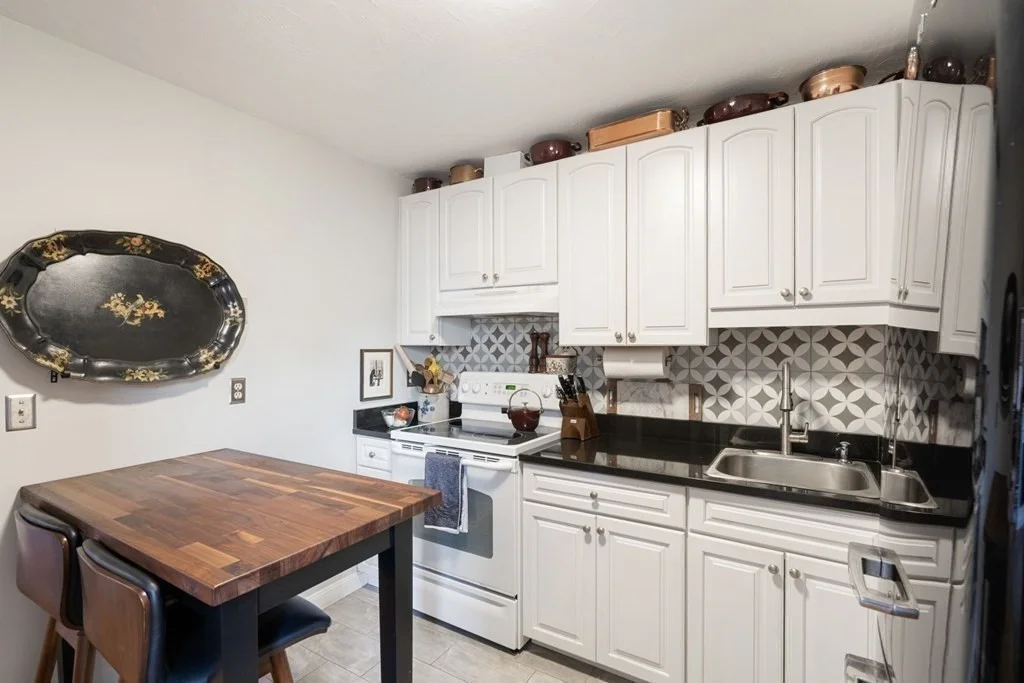 2 bed, 2 bath apartment for rent at 9 Hancock St Unit 4, Beacon Hill — photo 4 of 10