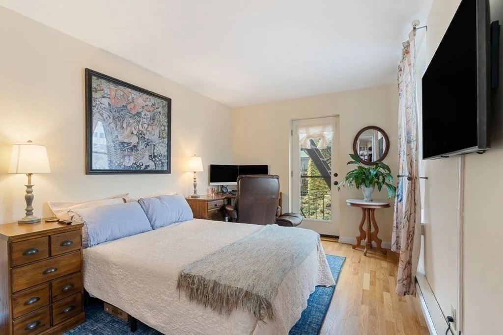 2 bed, 2 bath apartment for rent at 9 Hancock St Unit 4, Beacon Hill — photo 8 of 10