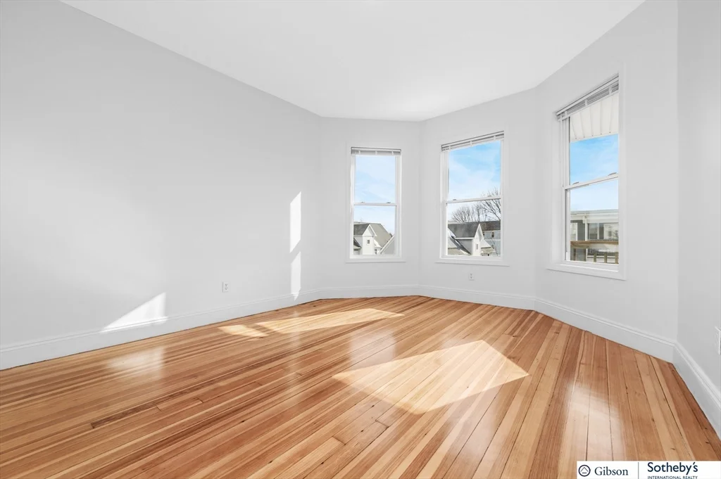 4 bed, 1 bath apartment for rent at 9 Hansborough St Unit 3, Dorchester — photo 6 of 14