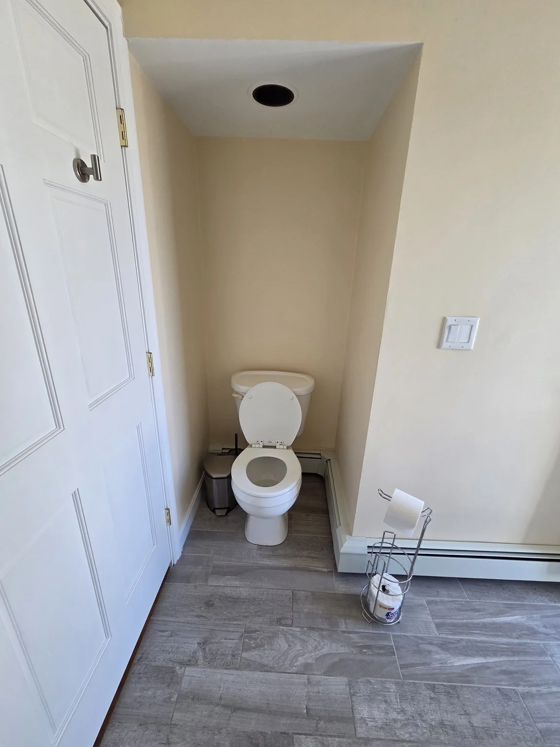 3 bed, 3 bath apartment for rent at 9 Harbor View Rd, Nahant — photo 19 of 24