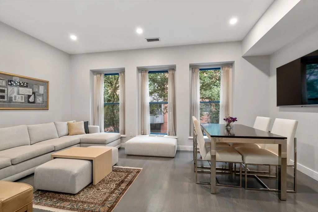 1 bed, 1 bath apartment for rent at 9 Harcourt St Unit 304, Back Bay
