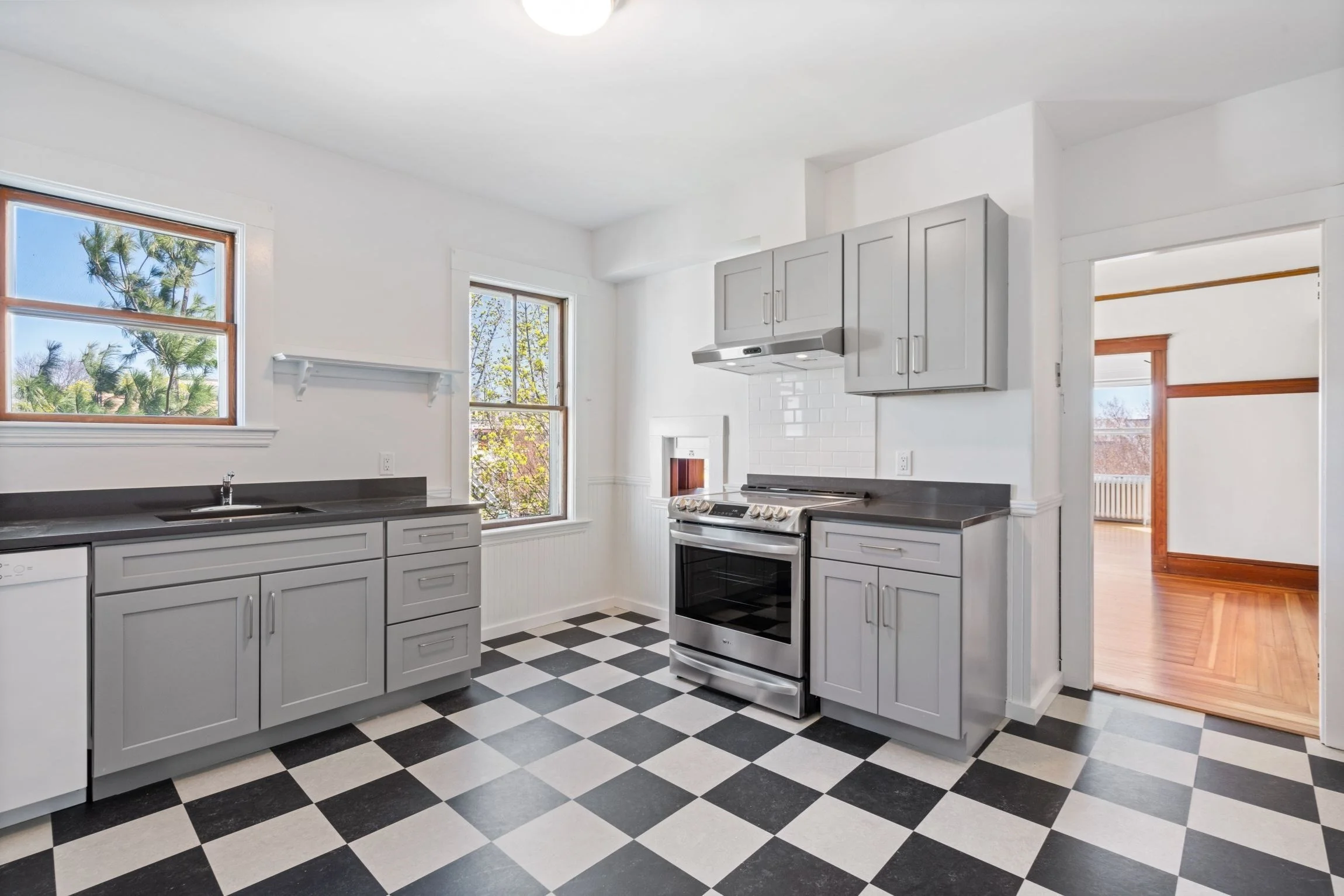 2 bed, 1 bath apartment for rent at 9 Hardan Unit 3, Teele Square — photo 5 of 15
