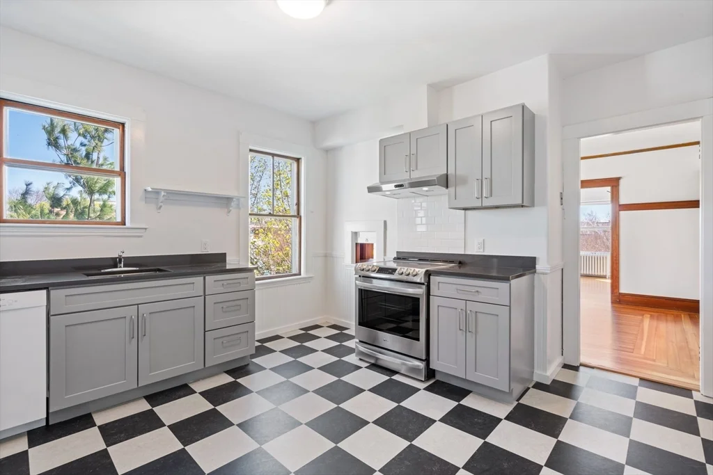 2 bed, 1 bath apartment for rent at 9 Hardan Unit 3, Teele Square — photo 5 of 15