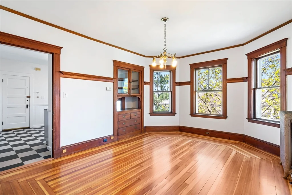 2 bed, 1 bath apartment for rent at 9 Hardan Unit 3, Teele Square — photo 4 of 15