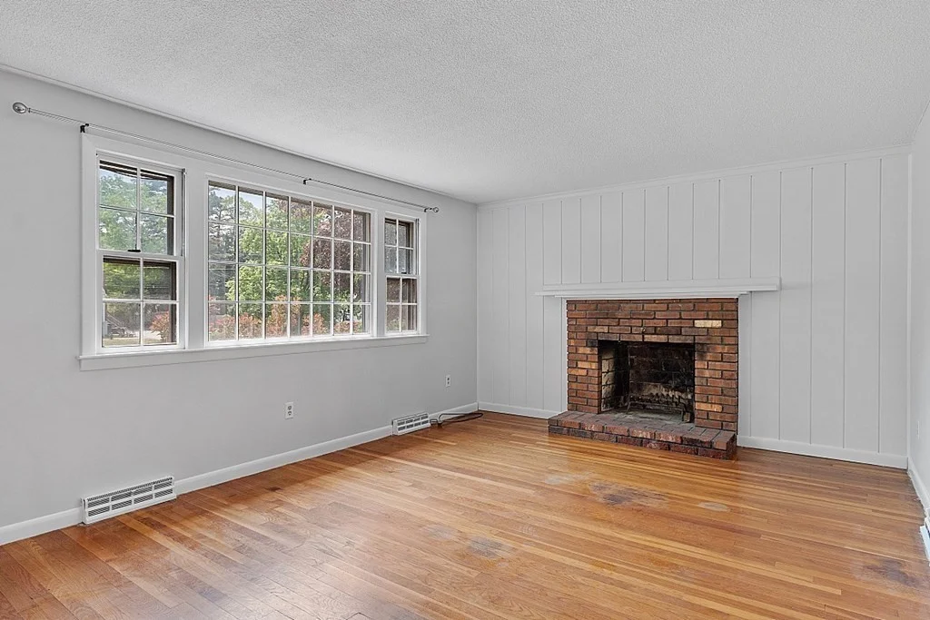 3 bed, 1 bath apartment for rent at 9 Haskell Rd, Pepperell — photo 6 of 22