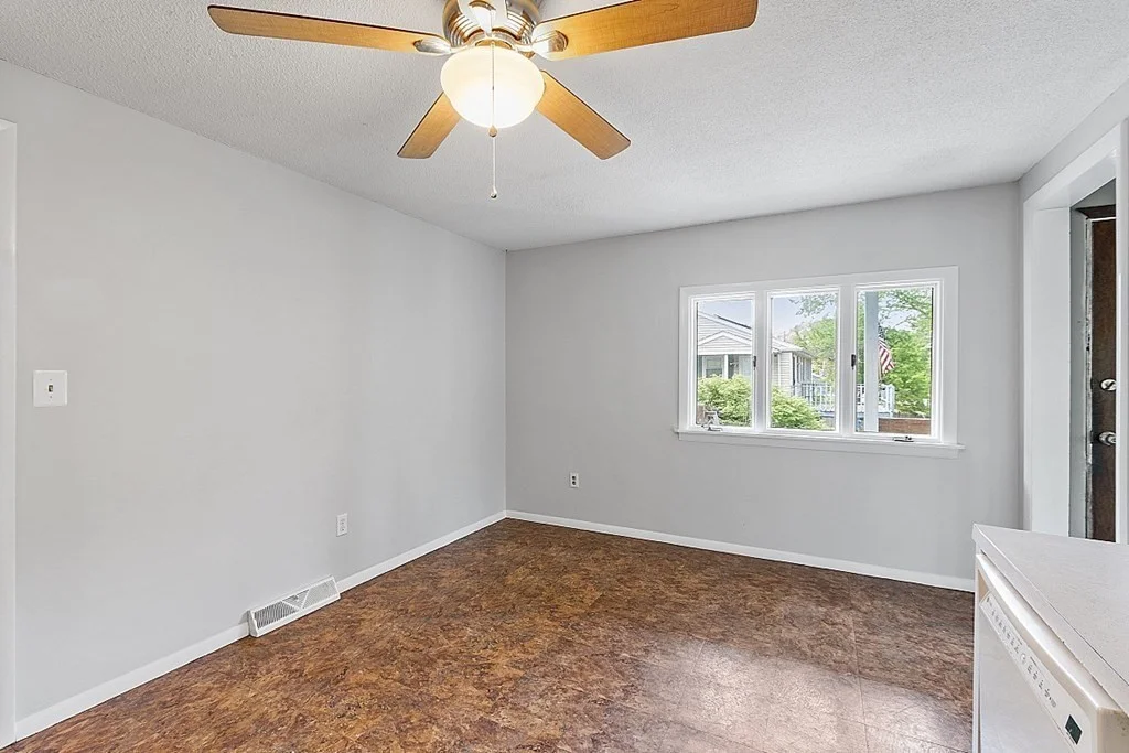 3 bed, 1 bath apartment for rent at 9 Haskell Rd, Pepperell — photo 5 of 22