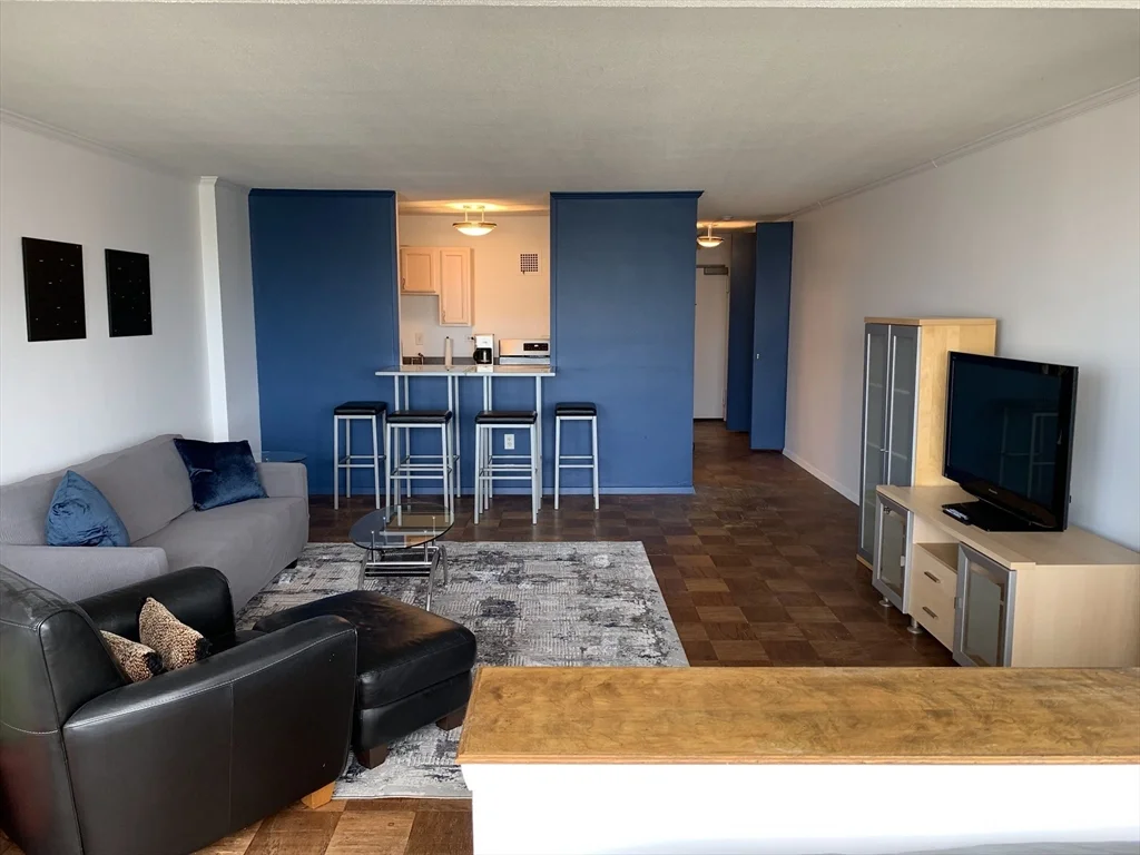 Studio bed, 1 bath apartment for rent at 9 Hawthorne Pl Unit 16B, West End — photo 9 of 23