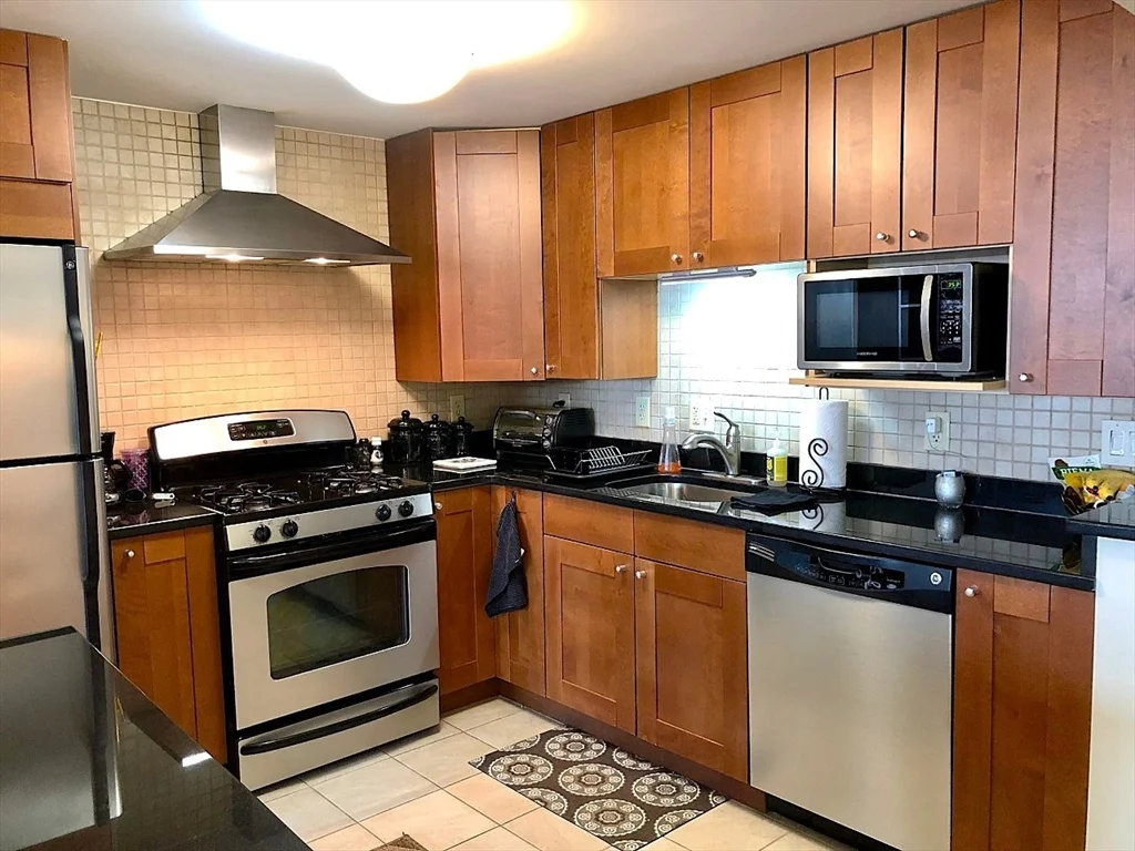 1 bed, 1 bath apartment for rent at 9 Hawthorne Pl Unit 6O, West End — photo 7 of 18