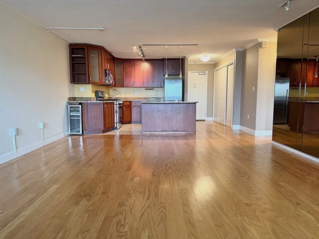 1 bed, 1 bath apartment for rent at 9 Hawthorne Pl Unit 7J, West End — photo 6 of 12