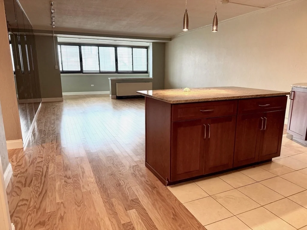 1 bed, 1 bath apartment for rent at 9 Hawthorne Pl Unit 7J, West End — photo 3 of 12