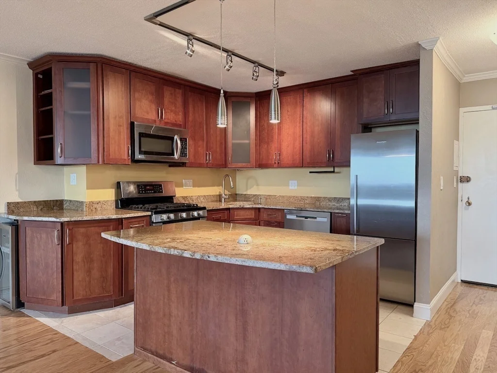 1 bed, 1 bath apartment for rent at 9 Hawthorne Pl Unit 7J, West End — photo 7 of 12