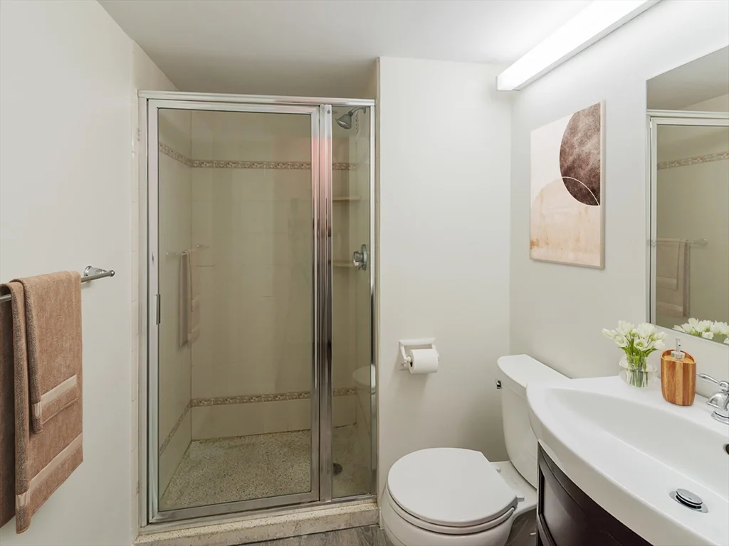 2 bed, 2 bath apartment for rent at 9 Hawthorne Unit 7N, West End — photo 5 of 7