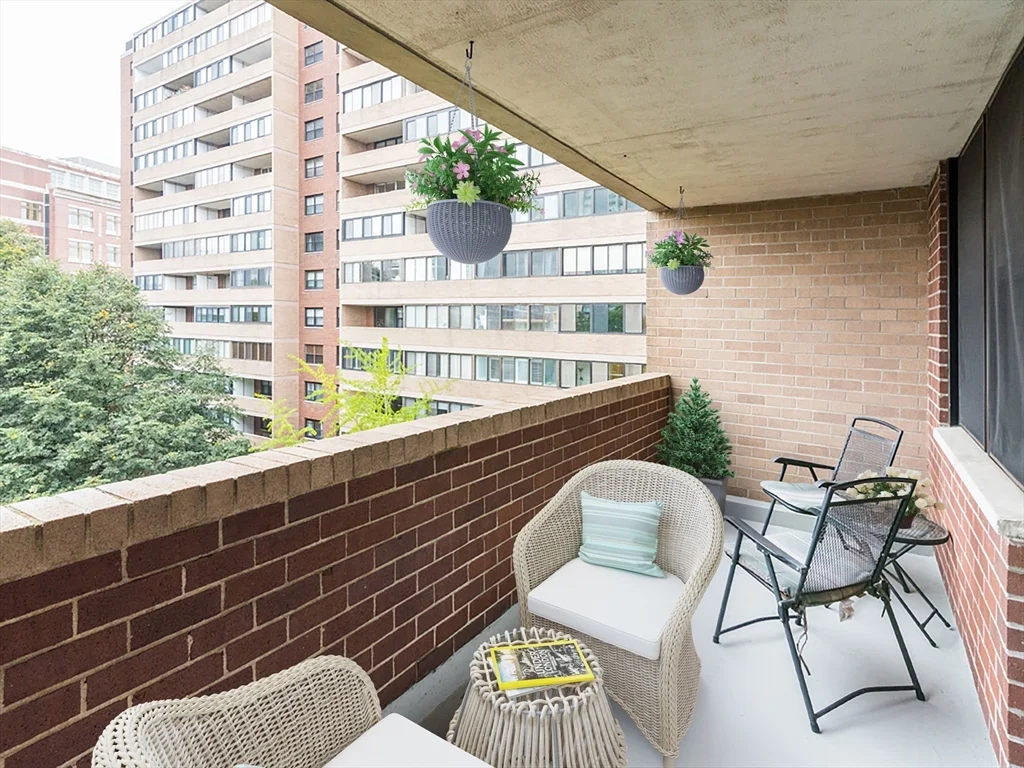 2 bed, 2 bath apartment for rent at 9 Hawthorne Unit 7N, West End — photo 1 of 7