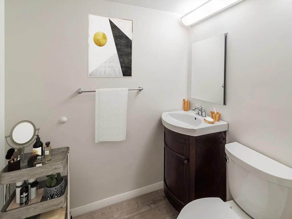 2 bed, 2 bath apartment for rent at 9 Hawthorne Unit 7N, West End — photo 7 of 7