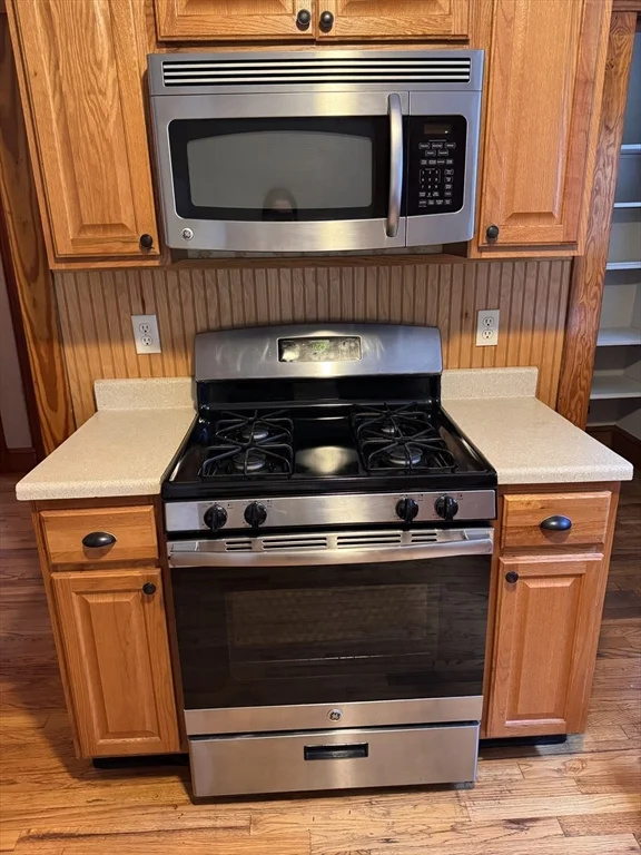2 bed, 1 bath apartment for rent at 9 Herbertson Rd Unit 1, Jamaica Plain — photo 5 of 10