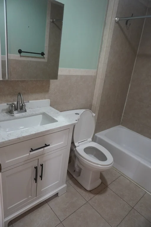 2 bed, 1 bath apartment for rent at 9 Hesper St Unit 9, Lynn — photo 8 of 20