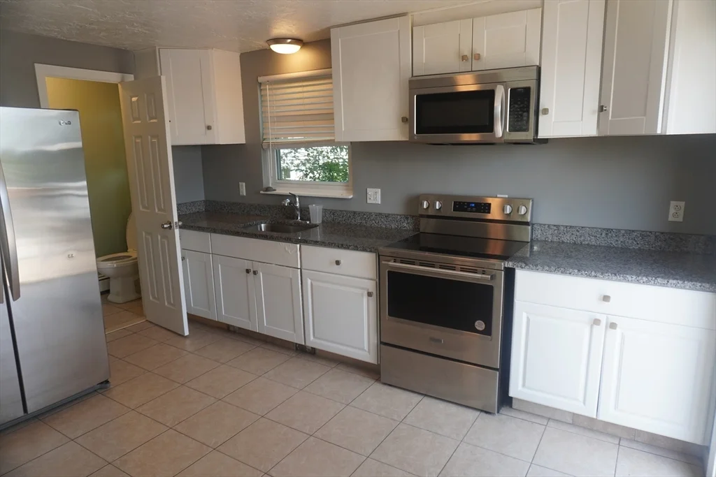 2 bed, 1 bath apartment for rent at 9 Hesper St Unit 9, Lynn — photo 7 of 20