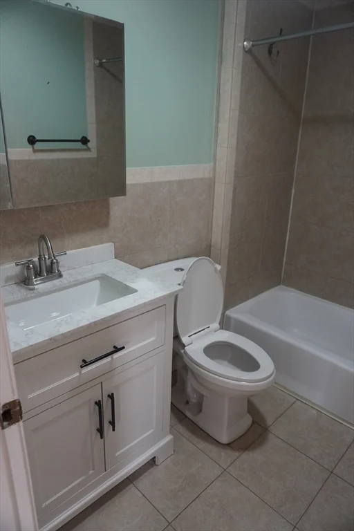 2 bed, 1 bath apartment for rent at 9 Hesper St Unit 9, Lynn — photo 9 of 20