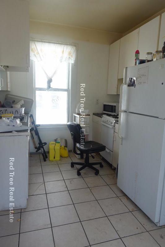 2 bed, 1 bath apartment for rent at 9 Higgins St Unit 3, Allston — photo 4 of 5