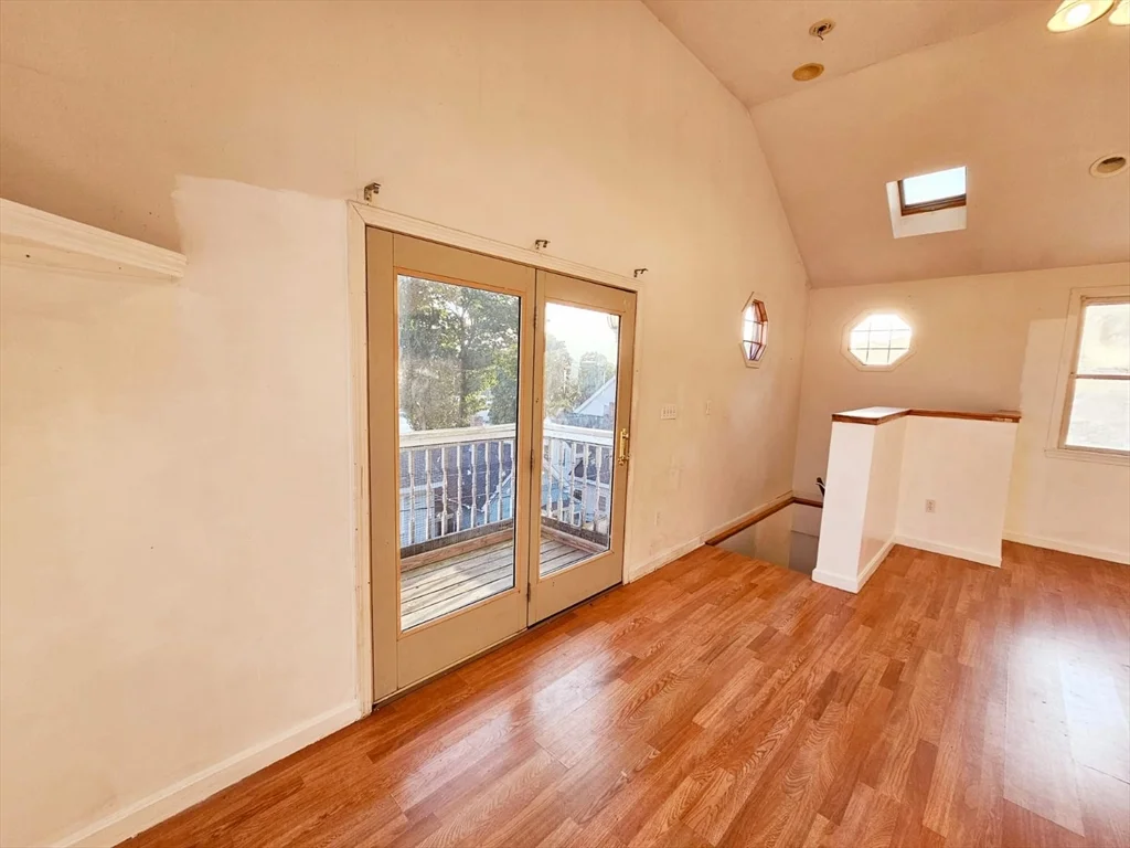 3 bed, 1 bath apartment for rent at 9 High St Unit 2, Marlborough — photo 3 of 6