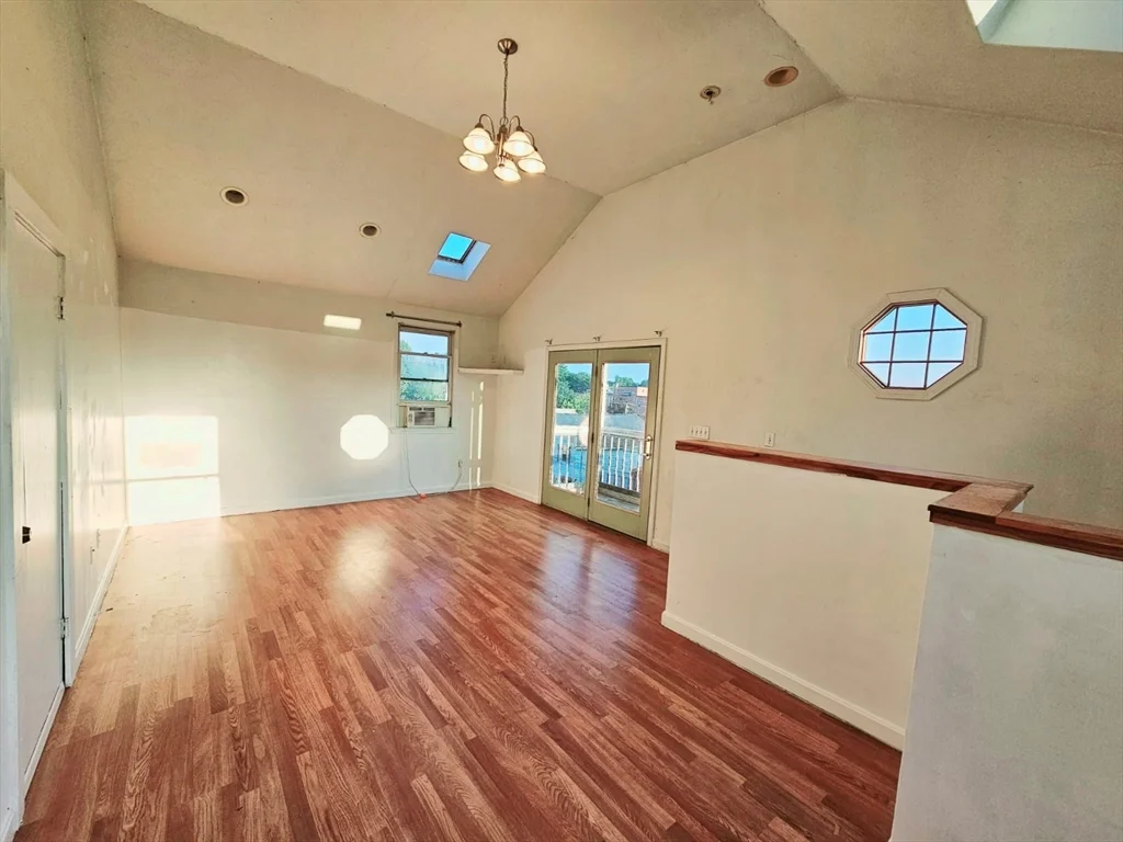 3 bed, 1 bath apartment for rent at 9 High St Unit 2, Marlborough
