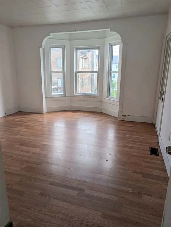 3 bed, 1 bath apartment for rent at 9 High Unit 1, Marlborough