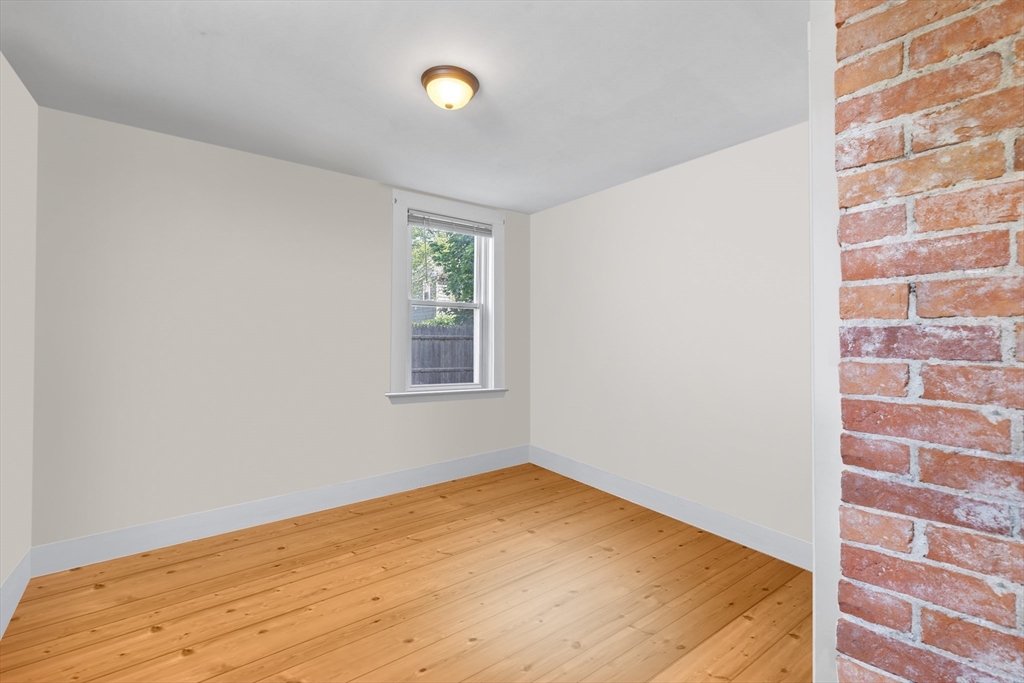 2 bed, 1 bath apartment for rent at 9 Hodges Ct Unit 1, Salem — photo 5 of 13