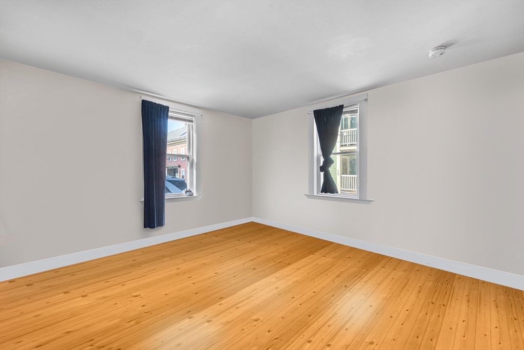 2 bed, 1 bath apartment for rent at 9 Hodges Ct Unit 1, Salem — photo 3 of 13