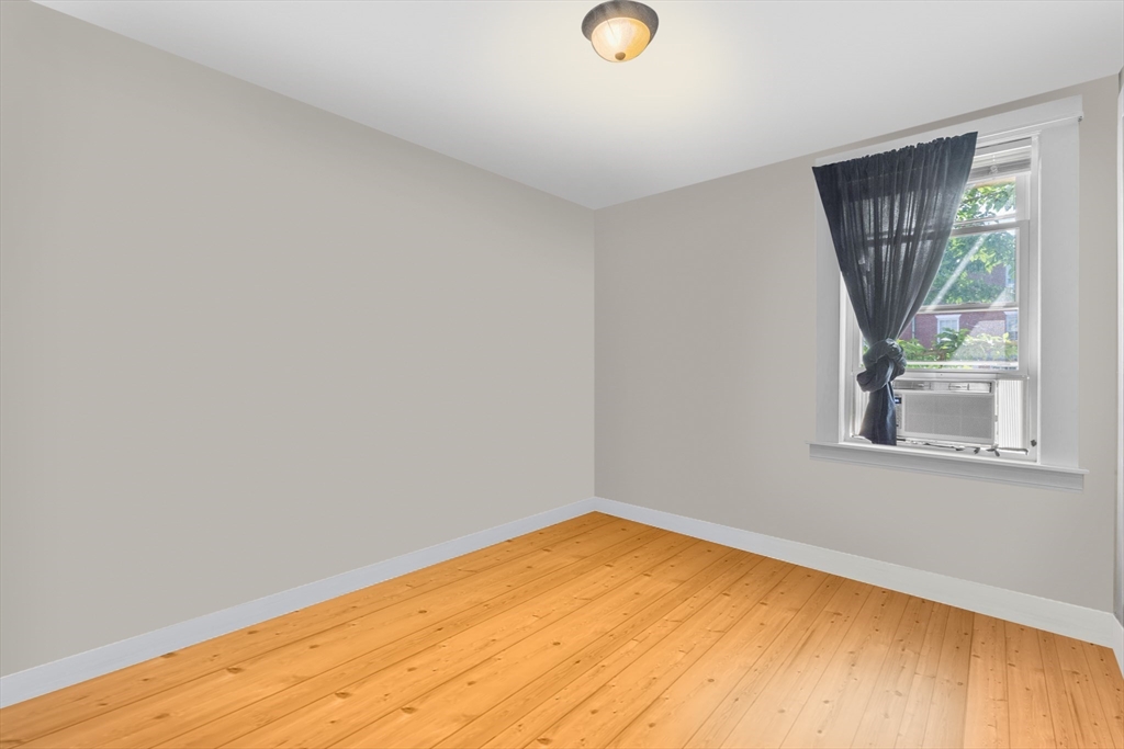 2 bed, 1 bath apartment for rent at 9 Hodges Ct Unit 1, Salem — photo 7 of 13