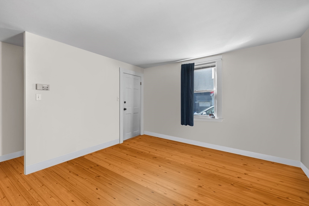 2 bed, 1 bath apartment for rent at 9 Hodges Ct Unit 1, Salem — photo 4 of 13