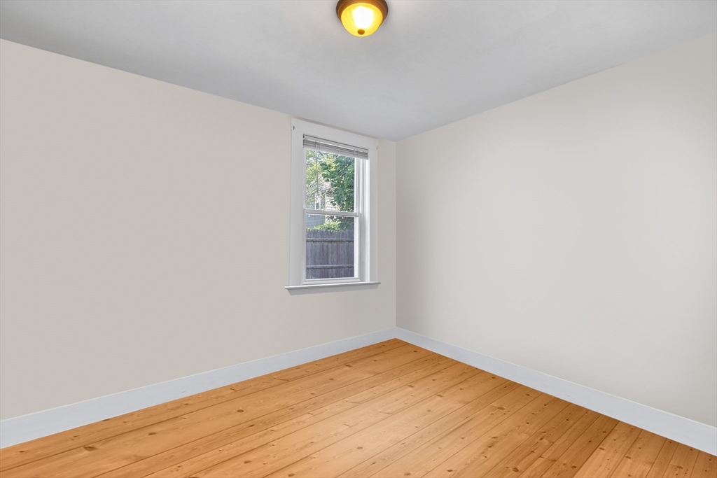 2 bed, 1 bath apartment for rent at 9 Hodges Ct Unit 1, Salem — photo 6 of 13