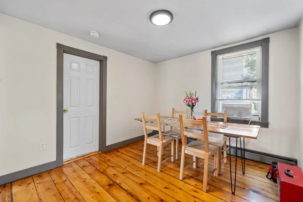 2 bed, 1 bath apartment for rent at 9 Hodges Ct Unit 2, Salem — photo 5 of 16
