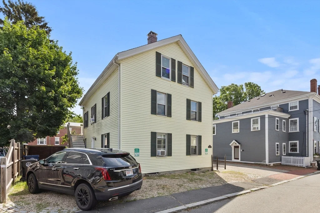 1 bed, 1 bath apartment for rent at 9 Hodges Ct Unit 3, Salem — photo 1 of 12