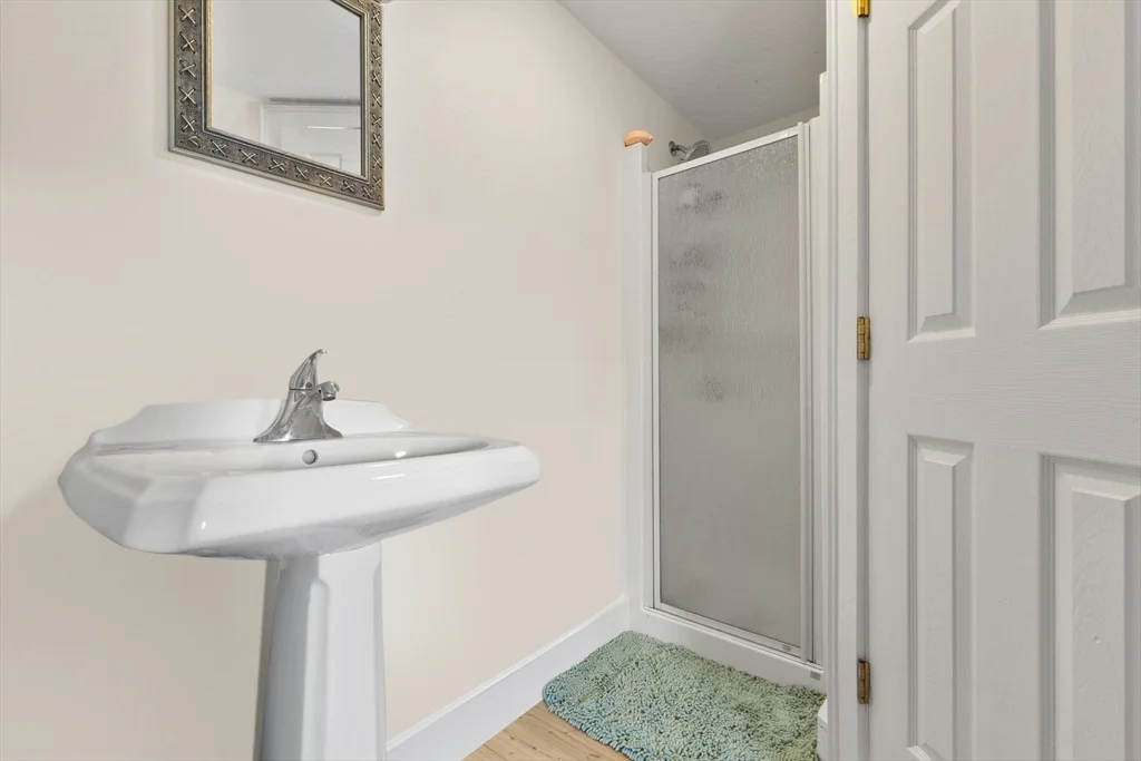1 bed, 1 bath apartment for rent at 9 Hodges Ct Unit 3, Salem — photo 12 of 12