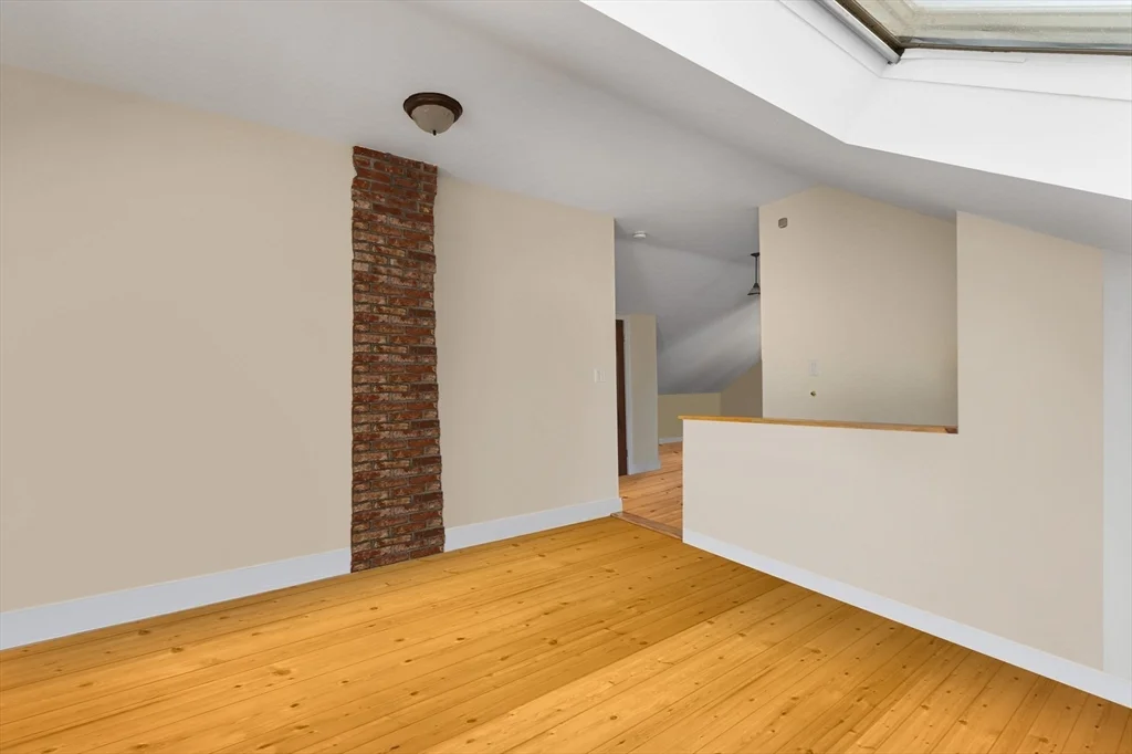 1 bed, 1 bath apartment for rent at 9 Hodges Ct Unit 3, Salem — photo 2 of 12