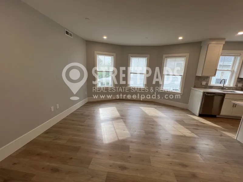 3 bed, 2 bath apartment for rent at 9 Holton St Unit 2, Allston — photo 6 of 36