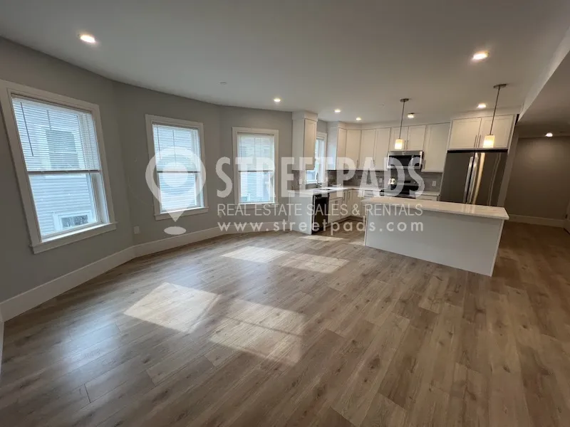 3 bed, 2 bath apartment for rent at 9 Holton St Unit 2, Allston — photo 7 of 36