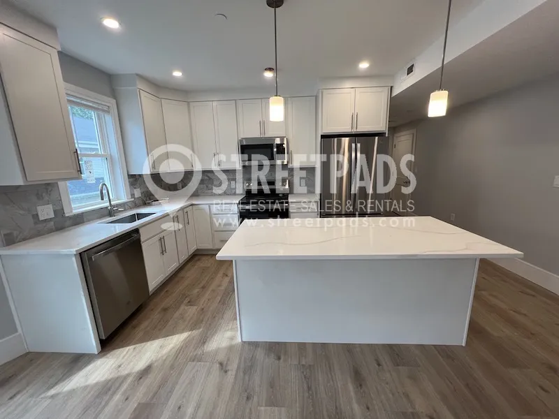 3 bed, 2 bath apartment for rent at 9 Holton St Unit 2, Allston — photo 9 of 36