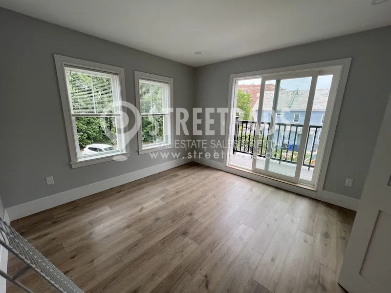 3 bed, 2 bath apartment for rent at 9 Holton St Unit 3, Allston — photo 15 of 28
