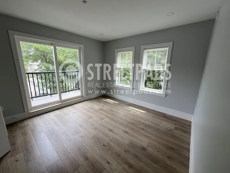 3 bed, 2 bath apartment for rent at 9 Holton St Unit 3, Allston — photo 11 of 28