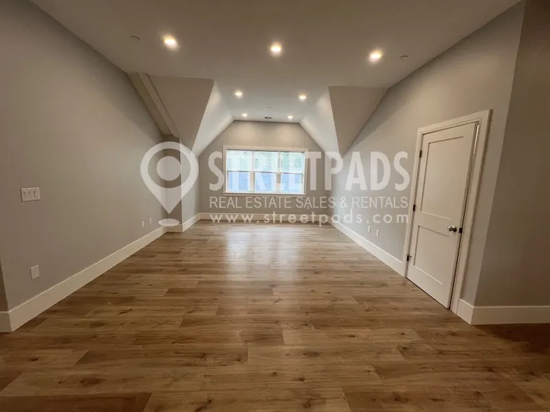 3 bed, 2 bath apartment for rent at 9 Holton St Unit 5, Allston — photo 7 of 37