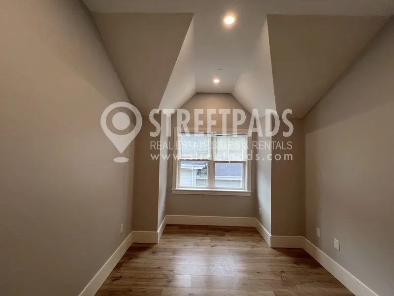 3 bed, 2 bath apartment for rent at 9 Holton St Unit 5, Allston — photo 12 of 37