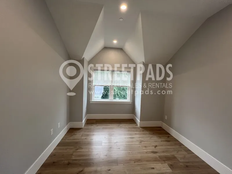 3 bed, 2 bath apartment for rent at 9 Holton St Unit 5, Allston — photo 24 of 37
