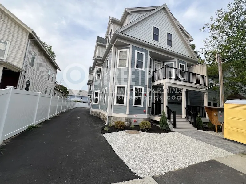 3 bed, 2 bath apartment for rent at 9 Holton St Unit 5, Allston — photo 34 of 37