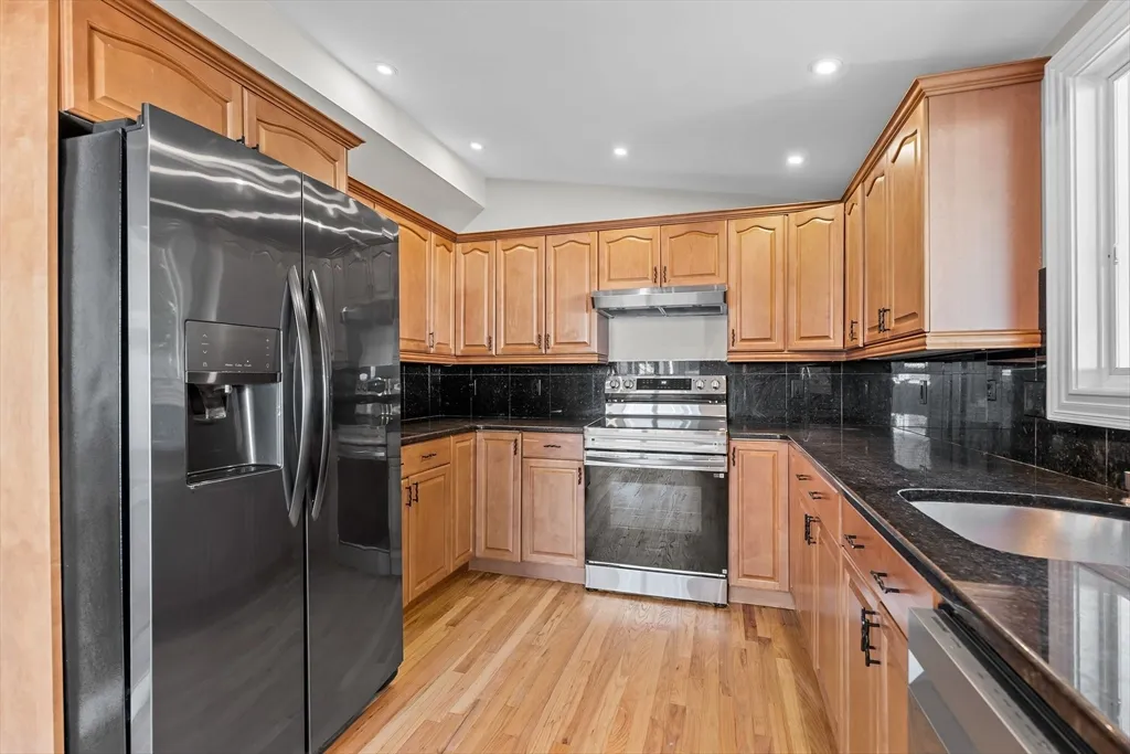 3 bed, 2 bath apartment for rent at 9 Home Ave Unit 1, Natick — photo 10 of 26